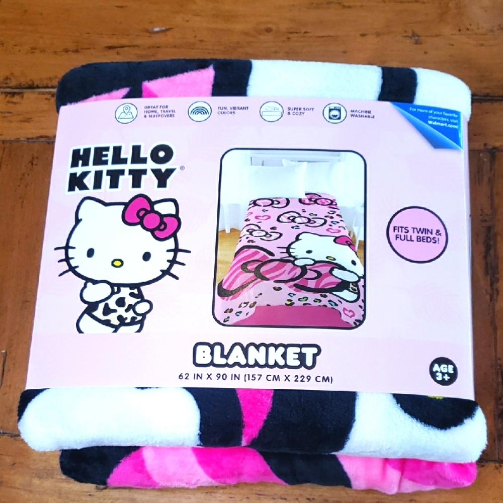 NWT Hello Kitty Pink and Black Bow Blanket 💕